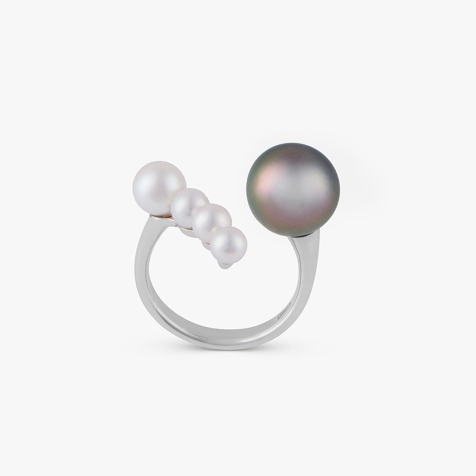 Showcase of Akoya Tahiti Pearl Ring on white background