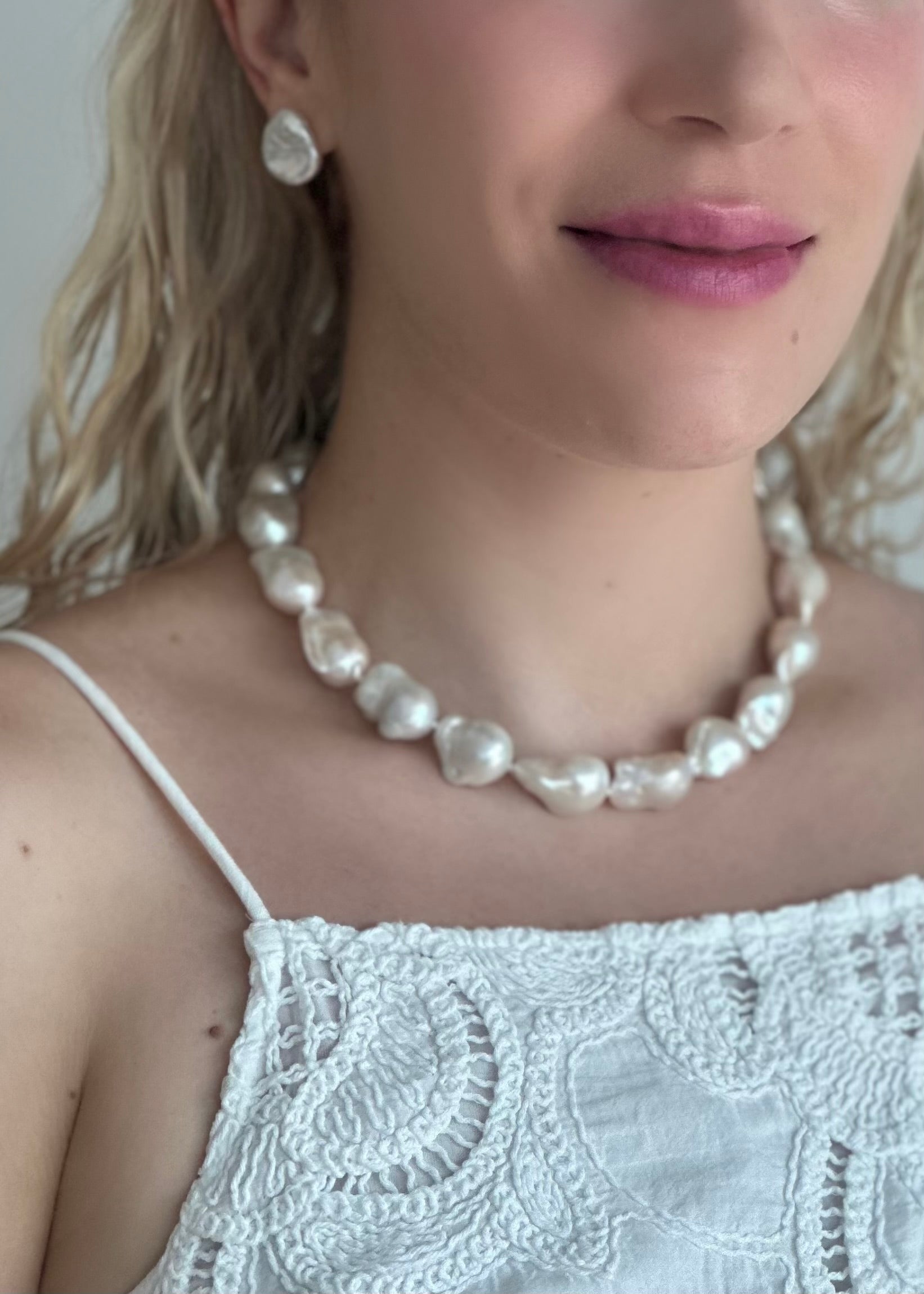 BAROQUE PEARL NECKLACE