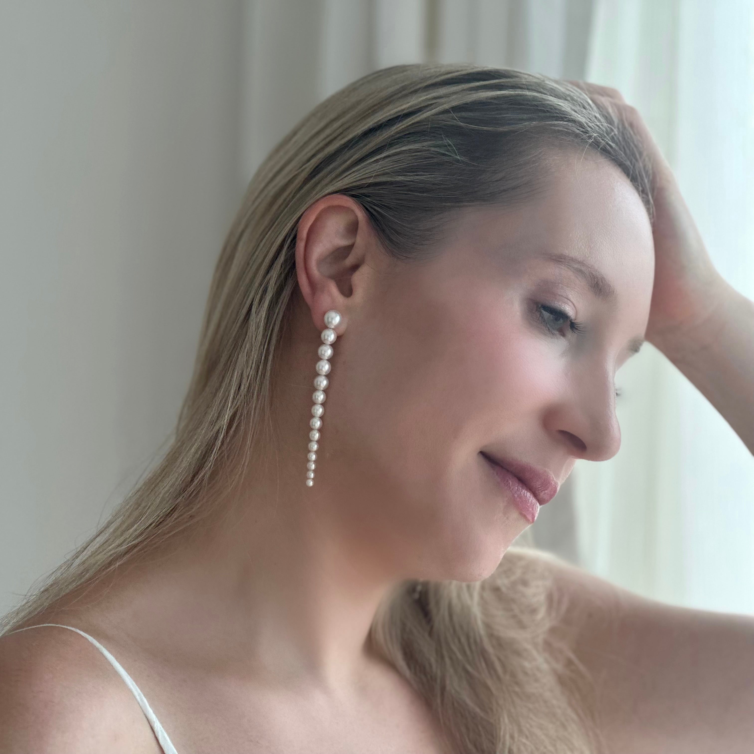 Woman wearing Akoya Gradation Earring