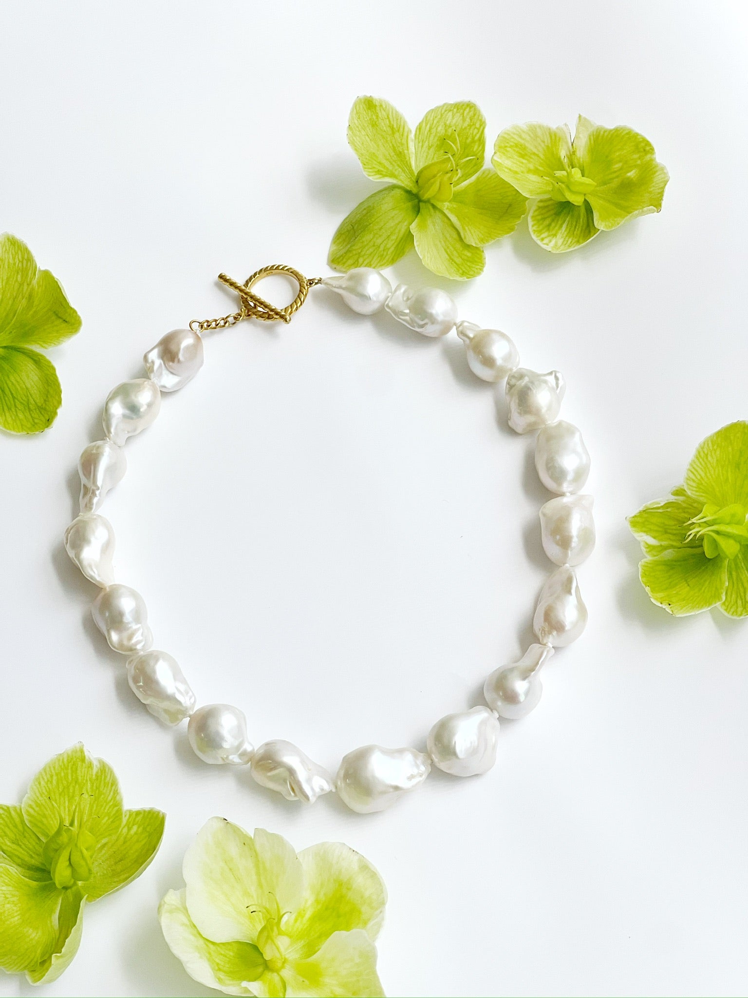 BAROQUE PEARL NECKLACE